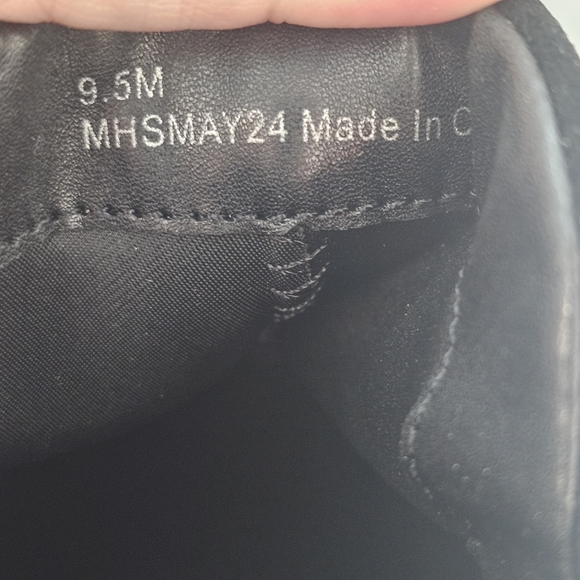 Kenneth Cole Reaction Side EZ-ON Ankle Booties Black Suede Women’s Size 9.5 - Picture 13 of 15